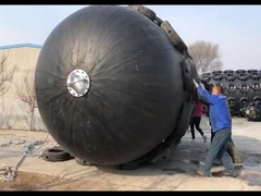 2.5*4m Πρότυπο επιθεώρησης ISO Υδροπνευματικό ελαστικό φεντερ Γιοκοχάμα με μαύρα ελαστικά