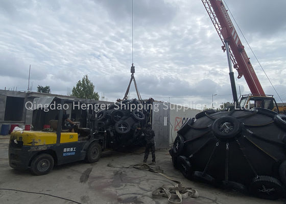Ποιότητα ISO 17357 Certified Pneumatic Rubber Fender with Natural Rubber Cover and 50Kpa/80kpa Working Pressure εργοστάσιο