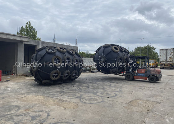 Ποιότητα Επιπλέον θαλάσσιο πνευματικό λαστιχένιο κιγκλίδωμα 80kpa τύπων σφεντονών εργοστάσιο