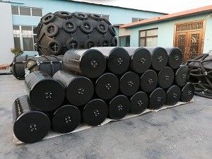 Ποιότητα Γεμισμένο υλικό της EVA κιγκλιδωμάτων STS αφρός για το κιγκλίδωμα αφρού πολυουρεθάνιου προστασίας σκαφών εργοστάσιο