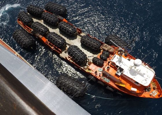 Ποιότητα Κυλινδρικά πνευματικά λαστιχένια κιγκλιδώματα Yokohama για την προσόρμιση σκαφών εργοστάσιο