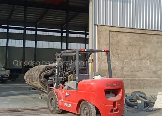 Ποιότητα Πιστοποιητικό 1.8x12m DNV πνευματικοί θαλάσσιοι λαστιχένιοι αερόσακοι για την προώθηση σκαφών εργοστάσιο