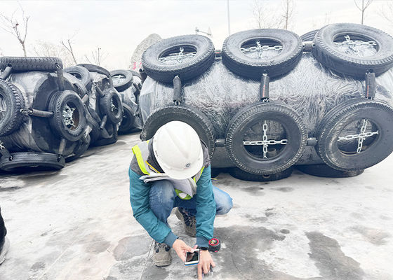 Ποιότητα Θαλάσσια πλωτή αποβάθρα Φόμιμα γεμάτο στερεό υλικό EVA για την προστασία σκαφών εργοστάσιο
