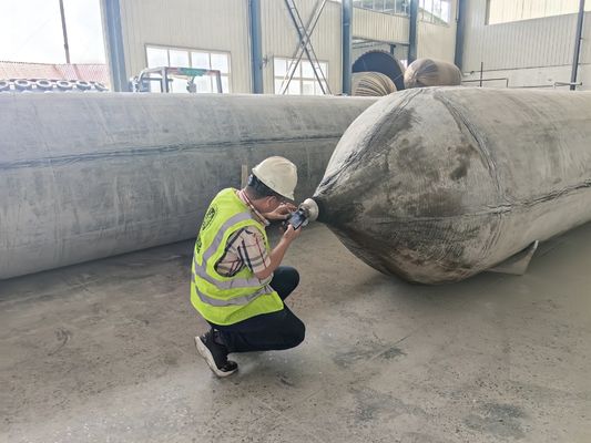 Ποιότητα Πίεση εκρήξεως 0,3 MPa έως 0,5 MPa Ναυτικός ελαστικός αερόσακος φουσκωμένος από συμπιεσμένο αέρα Κατάλληλος για χειρισμό ναυτιλιακού φορτίου Περίοδος 18 μηνών εργοστάσιο
