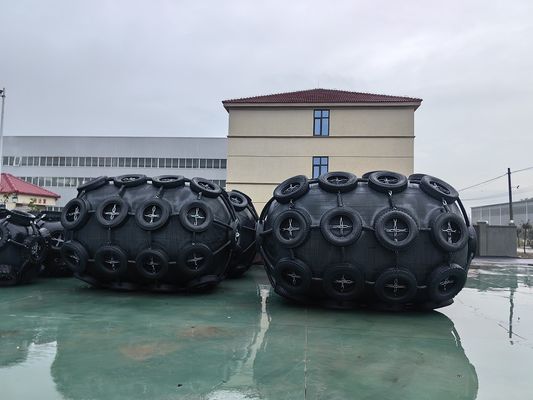 Ποιότητα Heavy Duty Black Marine Fender for Pressure Installation Rubber Construction εργοστάσιο