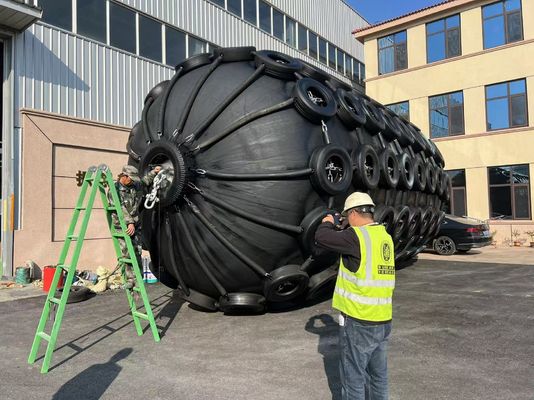 Ποιότητα Heavy Duty Black Marine Fender for Pressure Installation Rubber Construction εργοστάσιο