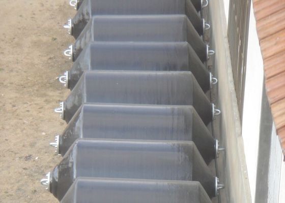 Ποιότητα Γεμισμένο αφρός κιγκλίδωμα της EVA που επιπλέει το στερεό κιγκλίδωμα με το επίστρωμα Polyurea για την προσόρμιση σκαφών εργοστάσιο