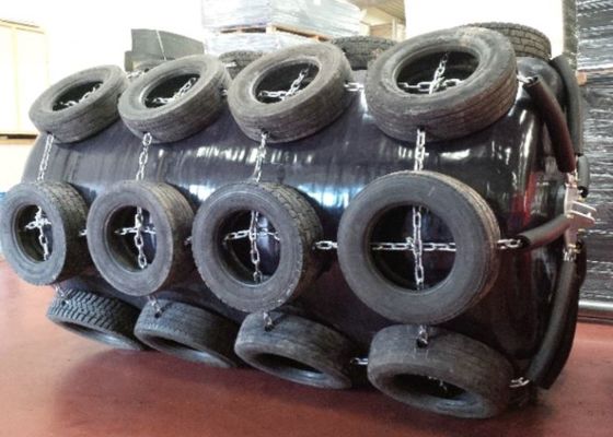 Ποιότητα ISO 17357 Certified EVA Foam Filled Fender with Customizable Density 70-110kg/m³ and 0.5m-4.8m Diameter for Marine Use εργοστάσιο