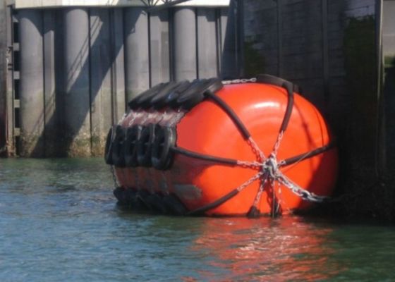 Ποιότητα High Elasticity Anti-Leakage Aging Resistance EVA Foam Filled Fender for Marine Applications εργοστάσιο