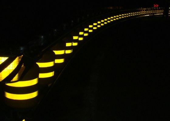 Ποιότητα PU εμπόδιο κυλίνδρων εθνικών οδών εμποδίων κυλίνδρων ασφάλειας αφρού/κυκλοφορίας της EVA για το ατύχημα - επιρρεπείς δρόμοι εργοστάσιο