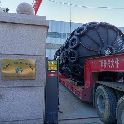 Ποιότητα Προσαρμοσμένο ISO17357 Standard Pneumatic Rubber Fender με επιλογές πίεσης 50kpa & 80kpa εργοστάσιο