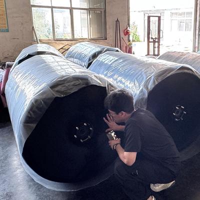 Ποιότητα High Elasticity Anti-Leakage Aging Resistance Foam Filled Fender EVA Solid Fender Customized for Marine Applications εργοστάσιο
