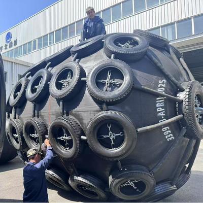 Ποιότητα CCS/BV/LR/DNV Certified High-Quality Black Pneumatic Rubber Fender – Ideal for STS/STD Marine Operations εργοστάσιο