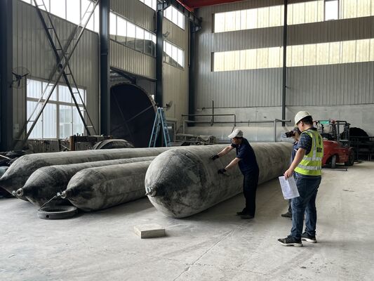 Ποιότητα Marine Rubber Airbag with Stainless Steel Mounting Hardware for Corrosion Free Installation εργοστάσιο