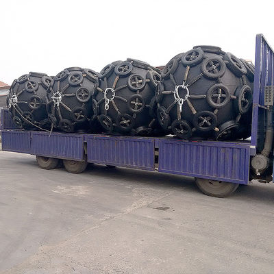 Ποιότητα Το λαστιχένιο πνευματικό θαλάσσιο κιγκλίδωμα αμυντικών βαρκών αποβαθρών κιγκλιδωμάτων με το ελαστικό αυτοκινήτου στην πρόσδεση σκαφών/δένει εργοστάσιο