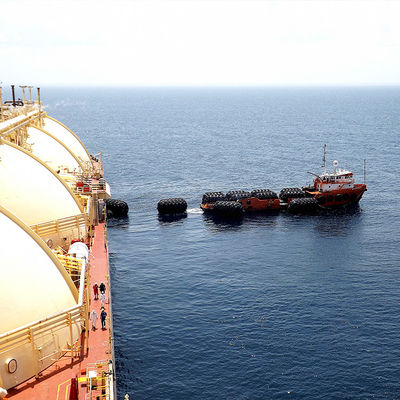 Ποιότητα Ο χαμηλός αφρός δύναμης πρόσδεσης γέμισε τα κιγκλιδώματα/το θαλάσσιο λαστιχένιο μαύρο χρώμα κιγκλιδωμάτων 50Kpa εργοστάσιο