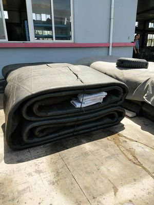 Ποιότητα ISO 17357 τυποποιημένος βαρέων καθηκόντων διογκώσιμος λαστιχένιος αερόσακος D1.8m*L20m για τη βάρκα εργοστάσιο