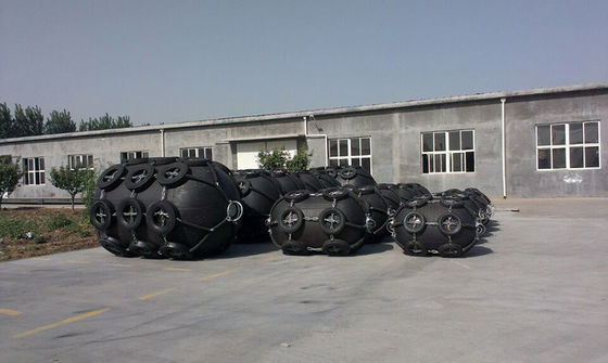 Ποιότητα Φυσικό λάστιχο που επιπλέει τα διογκώσιμα θαλάσσια κιγκλιδώματα Yokohama τύπων κιγκλιδωμάτων πνευματικά εργοστάσιο