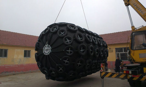 Ποιότητα Ο θαλάσσιος ISO 17357 πιστοποιημένο λαστιχένιο κιγκλίδωμα 50kpa D1.5M*L3.0M Yokohama εργοστάσιο