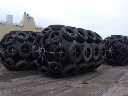 Ποιότητα Ο θαλάσσιος ISO 17357 πιστοποιημένο λαστιχένιο κιγκλίδωμα 50kpa D1.5M*L3.0M Yokohama εργοστάσιο