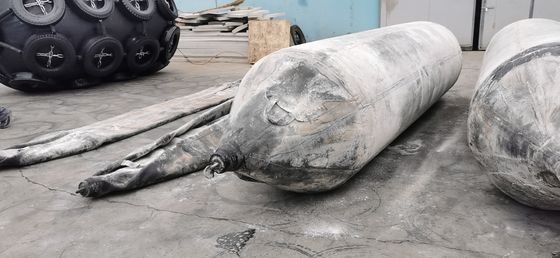 Ποιότητα Θαλάσσιο βαρύ ανυψωτικό ανυψωτικό σκάφος προώθησης ξηρών αποβαθρών αερόσακων και θαλάσσιος αερόσακος εργοστάσιο