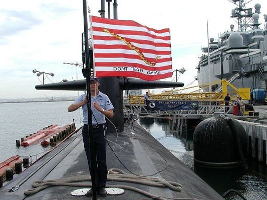 Ποιότητα ΤύπωνⅥ υδρο πνευματική τύπων κιγκλιδωμάτων ρόδα αλυσίδων κιγκλιδωμάτων πολεμικών πλοίων πνευματική λαστιχένια εργοστάσιο