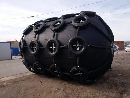 Ποιότητα Θαλάσσιο πνευματικό λαστιχένιο κιγκλίδωμα με το γαλβανισμένο κιγκλίδωμα ελαστικών αυτοκινήτου σκαφών Yokohama κιγκλιδωμάτων εργοστάσιο