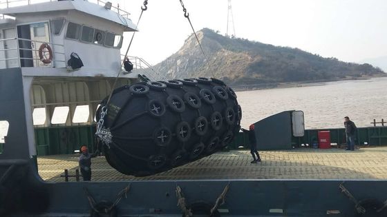 Ποιότητα Λαστιχένιο χαλί με σχοινιών πνευματικά λαστιχένια κιγκλιδώματα κιγκλιδωμάτων βαρκών δικτύου τα πνευματικά εργοστάσιο