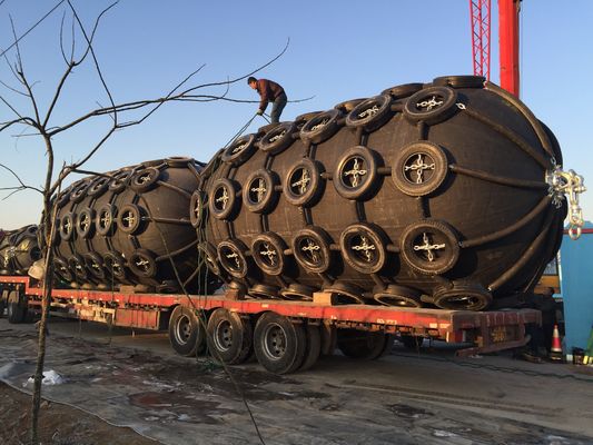 Ποιότητα Λαστιχένιο χαλί με σχοινιών πνευματικά λαστιχένια κιγκλιδώματα κιγκλιδωμάτων βαρκών δικτύου τα πνευματικά εργοστάσιο