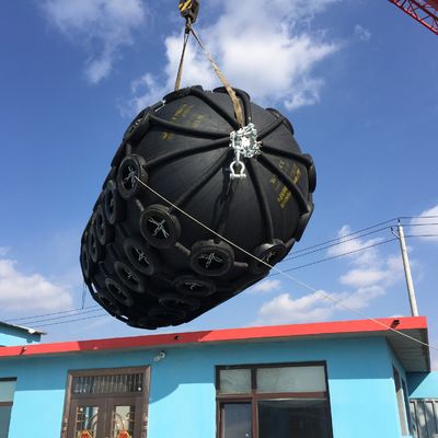 Ποιότητα Ραβδωτοί Yokohama θαλάσσιοι λαστιχένιοι προφυλακτήρες γωνιών αποβαθρών κιγκλιδωμάτων θαλάσσιοι εργοστάσιο