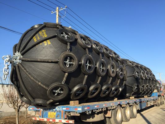 Ποιότητα Ραβδωτοί Yokohama θαλάσσιοι λαστιχένιοι προφυλακτήρες γωνιών αποβαθρών κιγκλιδωμάτων θαλάσσιοι εργοστάσιο