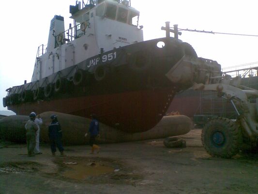 Ποιότητα Θαλάσσιο διογκώσιμο σκάφος κυλίνδρων φυσικού λάστιχου που προωθεί το θαλάσσιο αερόσακο εργοστάσιο