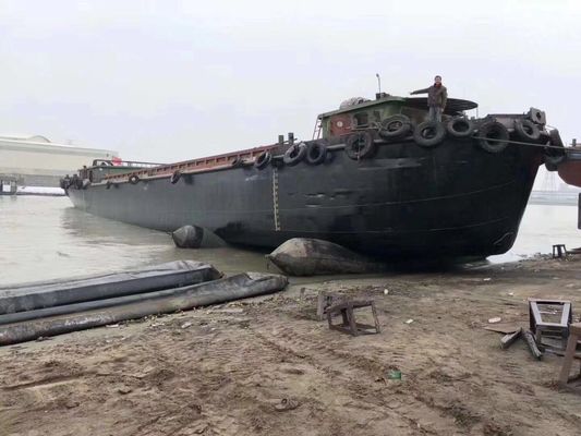 Ποιότητα ISO14409 τυποποιημένος θαλάσσιος λαστιχένιος αερόσακος για το σκάφος που προωθεί και που προσγειώνεται εργοστάσιο