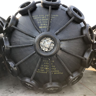 Ποιότητα Διογκώσιμο επιπλέον πνευματικό θαλάσσιο λαστιχένιο κιγκλίδωμα Yokohama με το δίκτυο αλυσίδων εργοστάσιο