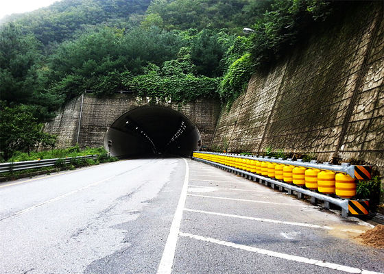 Ποιότητα Κίτρινο εμπόδιο συντριβής κυλίνδρων ασφάλειας εμποδίων κυλίνδρων της EVA ασφάλειας κυκλοφορίας οδοστρωμάτων εργοστάσιο