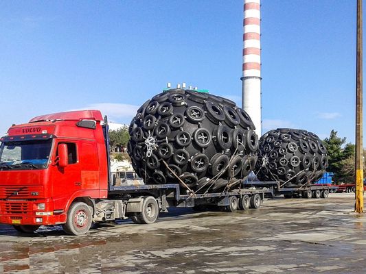 Ποιότητα Αποβάθρα που επιπλέει το πνευματικό λαστιχένιο κιγκλίδωμα 50kpa 80kpa τύπων Yokohama εργοστάσιο